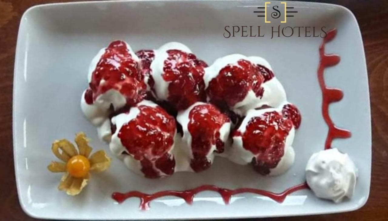 Spell Hotels Capatineni-Paminteni 외부 사진